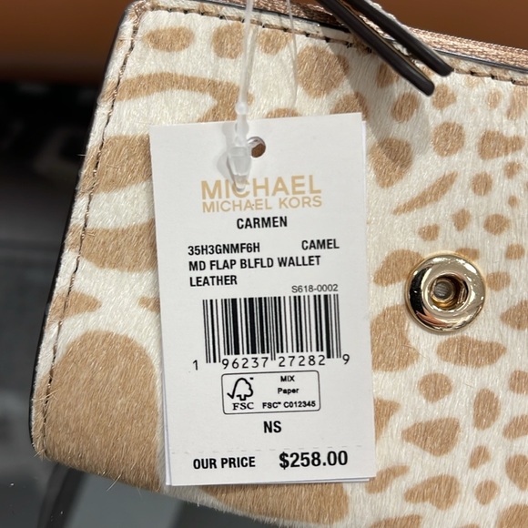 MICHAEL KORS
Carmen Medium Flap Bifold Faux Fur-Leather Wallet
Camel 
NWT - Picture 8 of 16